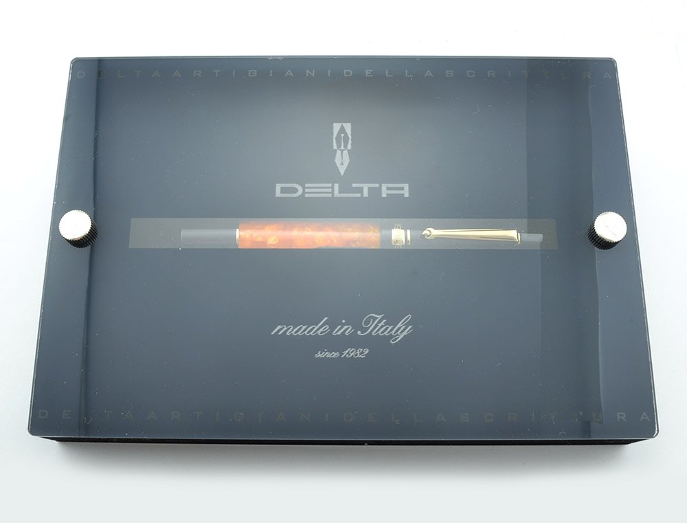 Delta Dolcevita Federico Fountain Pen - Oversize, Orange & Black